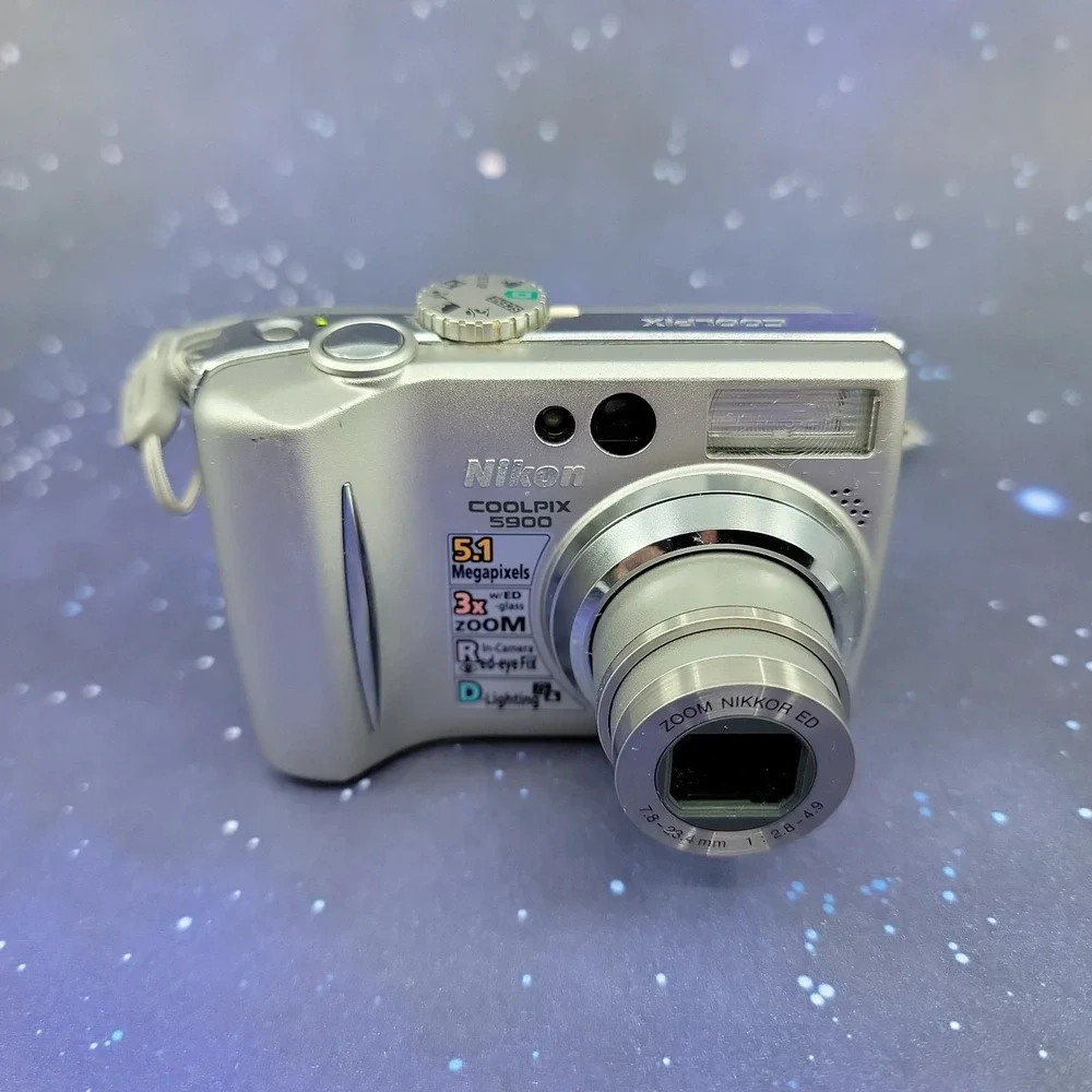 Nikon Digital Camera‎ Coolpix 5900 5.1MP Silver - Zoom Not Working
